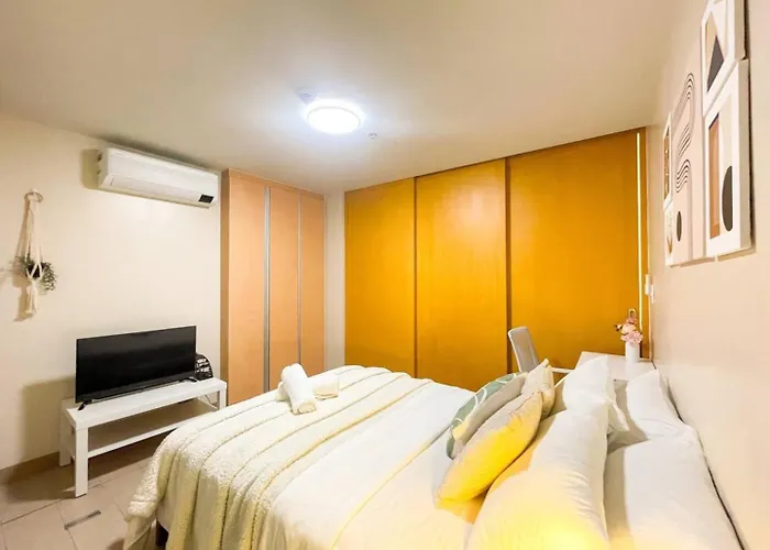 Cozy Bgc Near Uptown Mall & Hyatt #ournw24l *